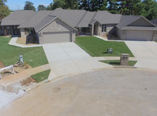 2453 E Swallow St, Springfield, MO 65804