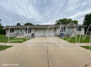 336 Olympic Dr, Waterloo, IA 50701
