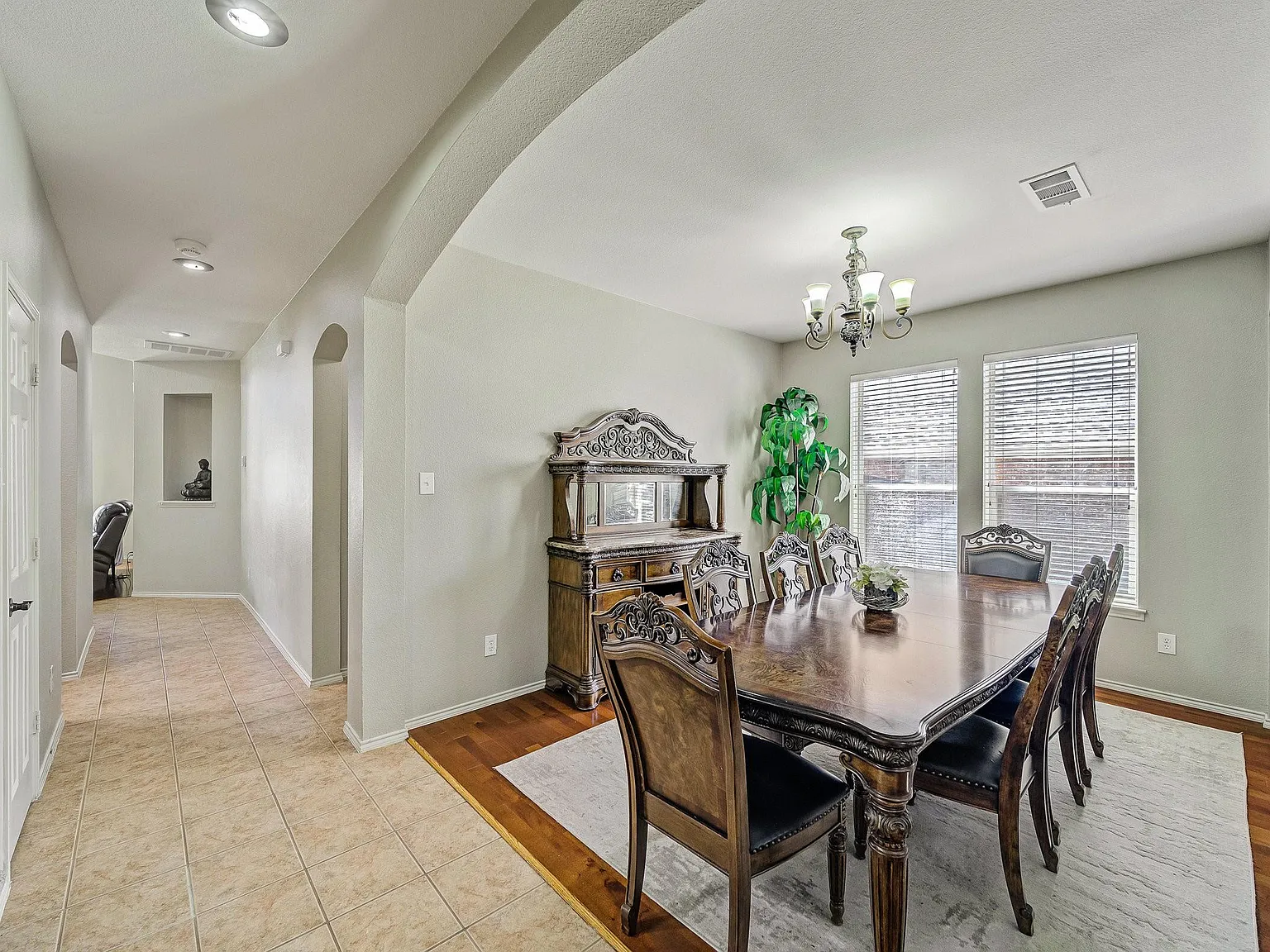 3 bed, 2.5 bath, 2835 sqft, $2,700 — Photo 4