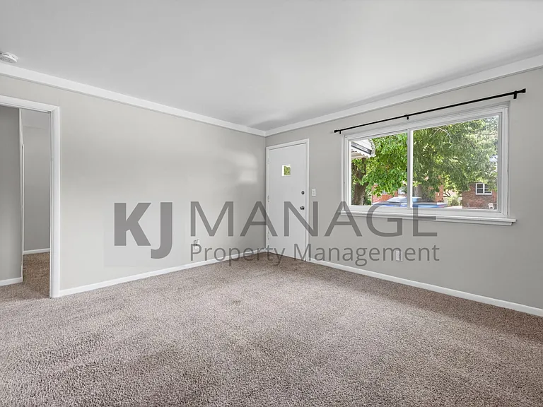 20436 Inkster Rd — Photo 9