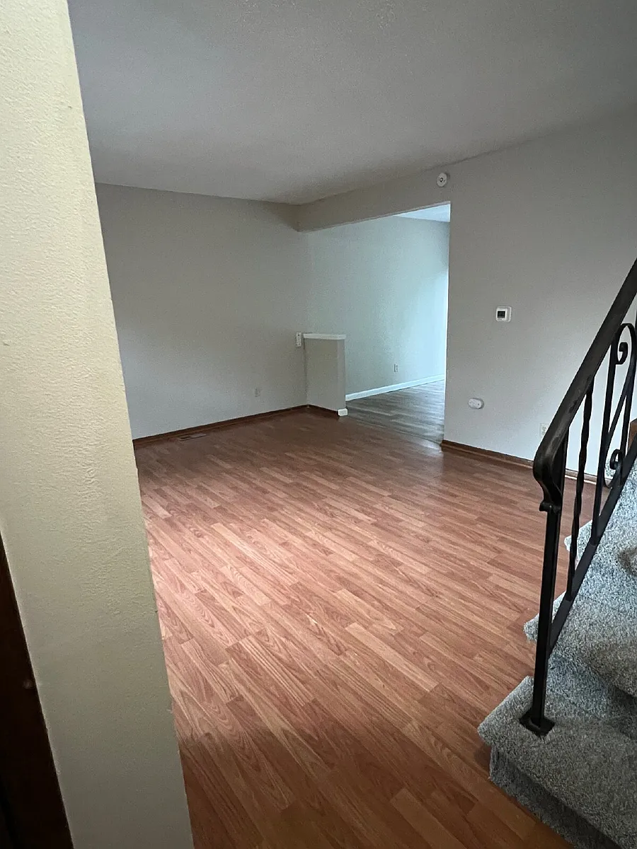 Building Photo - 35 E Pleasant View Dr