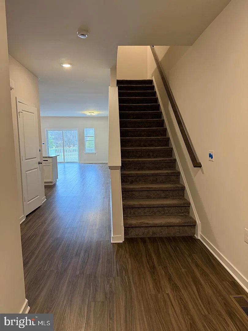 4 bed, 2.5 bath, 3546 sqft, $3,599 — Photo 2