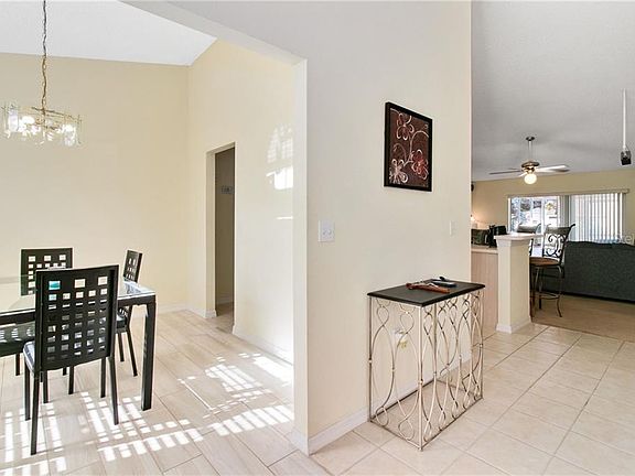 4th image of 122 Grove Park Dr