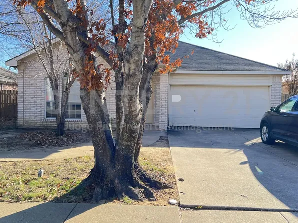 2416 Wildwood Ln, Denton, TX 76210