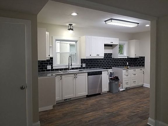 4th image of 5619 Forest Ave