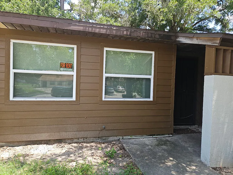 SW 69th Dr — Photo 1