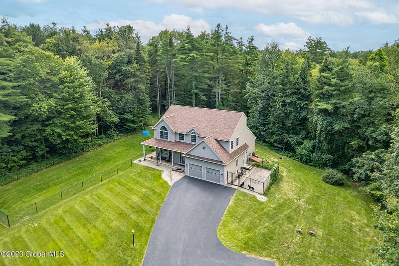 2nd image of 361 Gansevoort Road