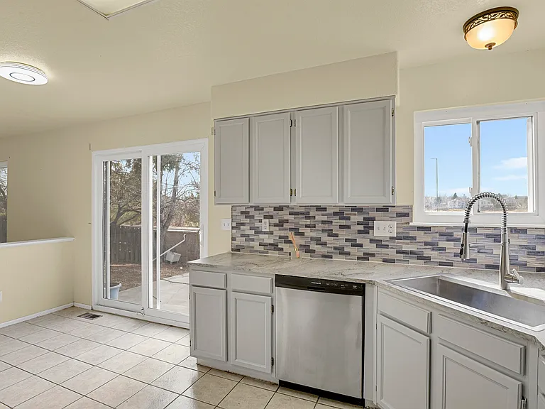 2585 S Truckee Way — Photo 7