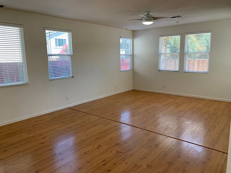 222 Whispering Oaks Ct — Photo 5