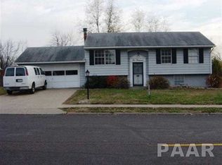 2000 Sheridan Rd, Pekin, IL 61554