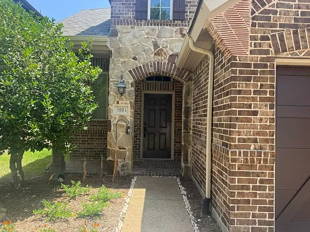3 bed, 2.5 bath, 2314 sqft, $3,200 — Photo 4