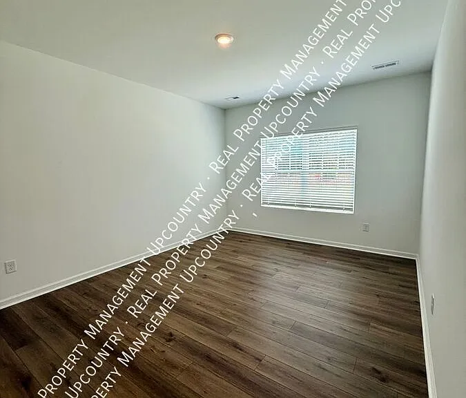 131 Holly Oak Ct — Photo 9