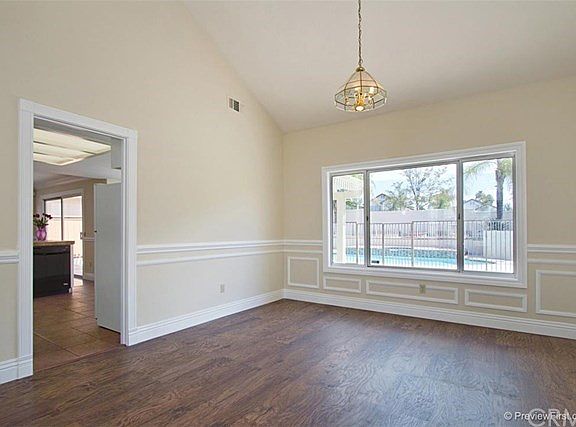5th image of 40042 Zamura Ct