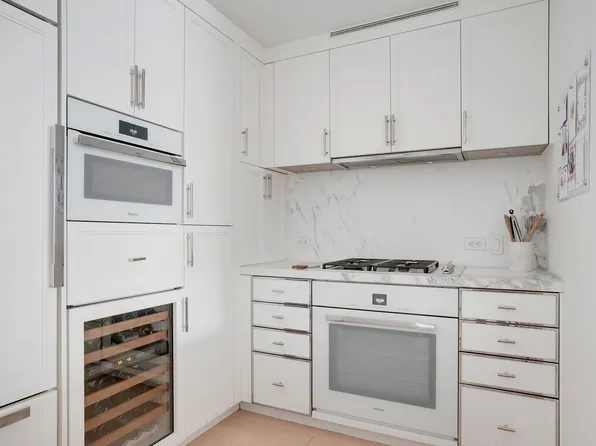 212 Warren Street image 6 of 14