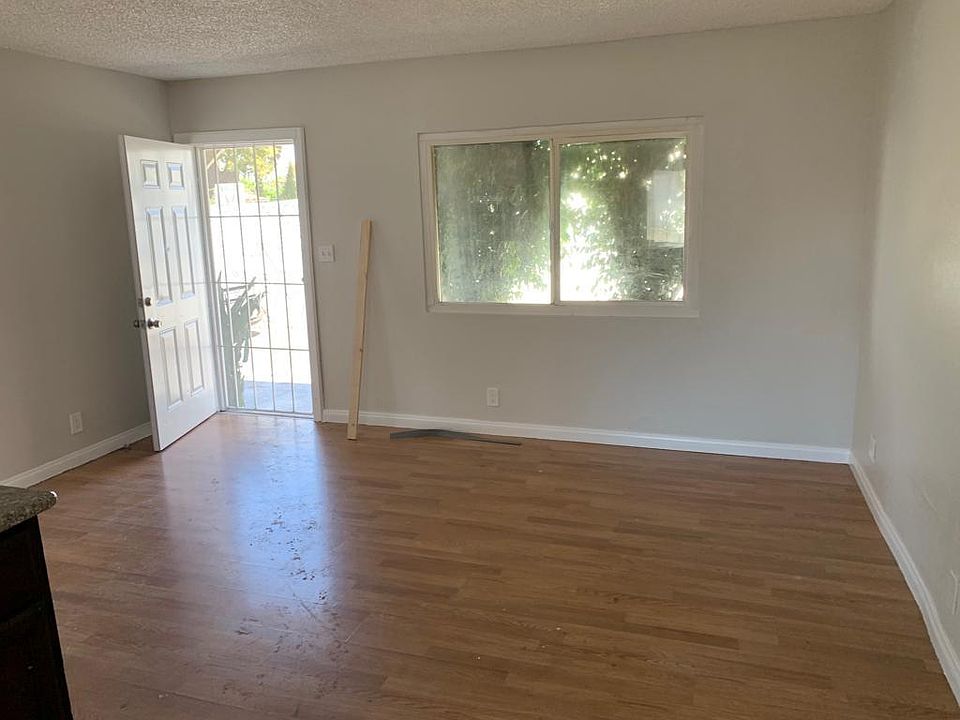 1st image of 921 E 91st St #Ad