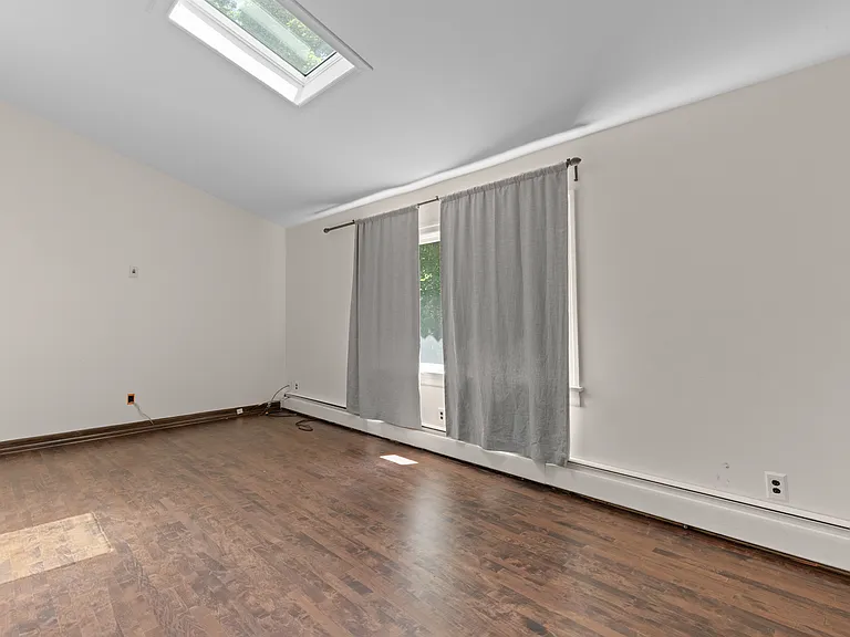 8 Crosby Ln — Photo 10