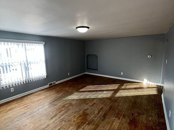 3rd image of 305 S 11th Ave #1/2