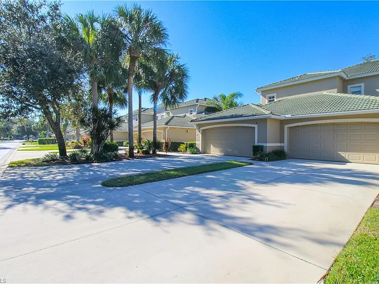 3435 Laurel Greens Ln S #201 — Photo 3