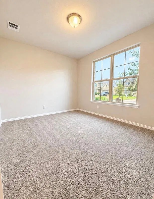 3 bed, 3.0 bath, 2707 sqft, $2,600 — Photo 4