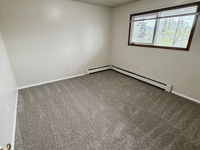 821 N Hoyt St #6 — Photo 5