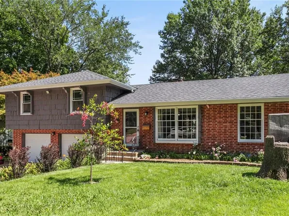6621 Garnett Dr, Shawnee, KS 66203