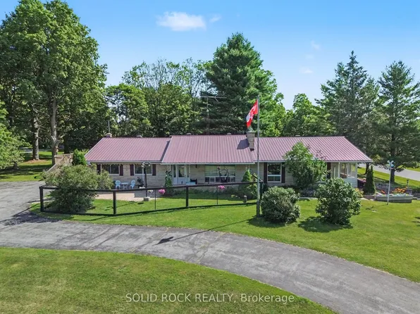 220 Highfield Cres, Beckwith, ON K7C 0V3