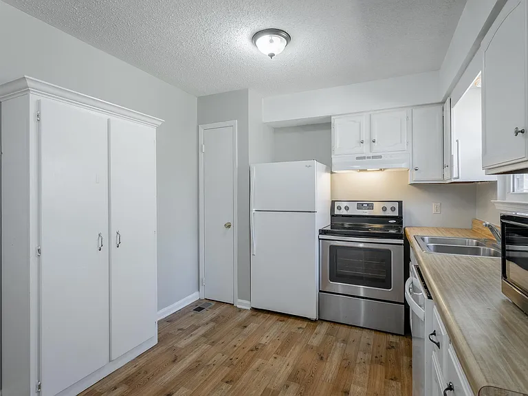 1613 N Chester Rd — Photo 16