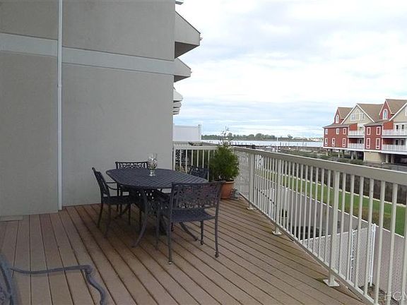 3rd image of 110 Outlook Ave