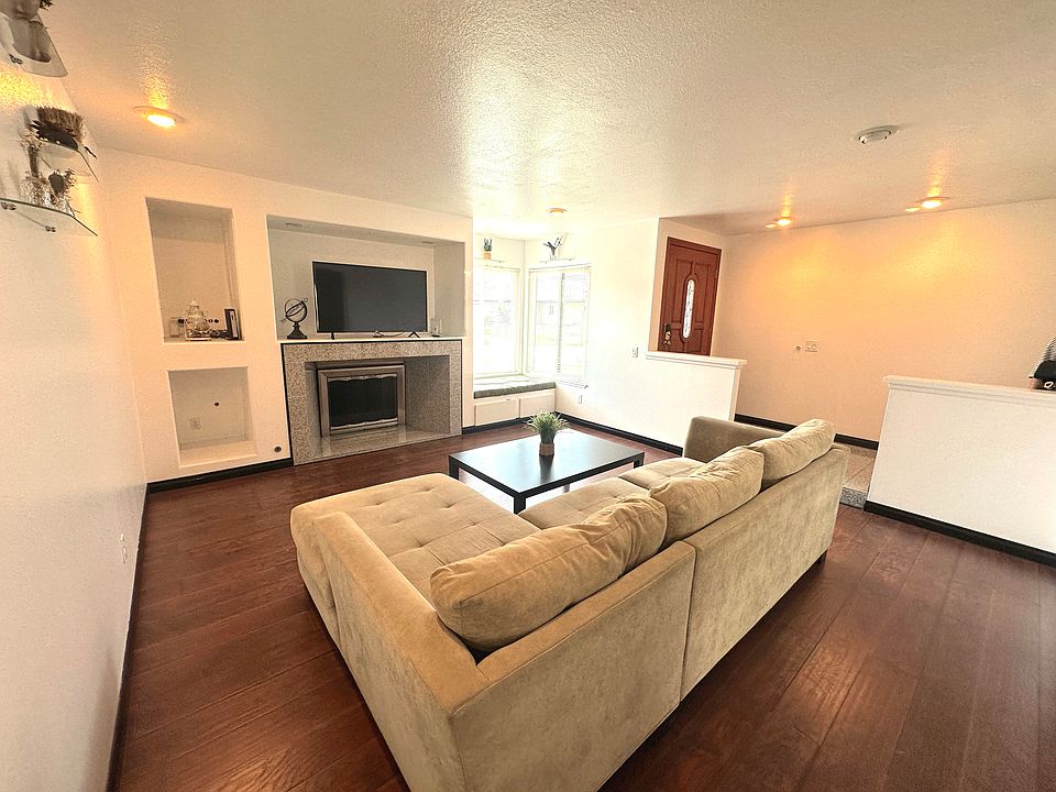 1st image of 15140 Leeds Cir