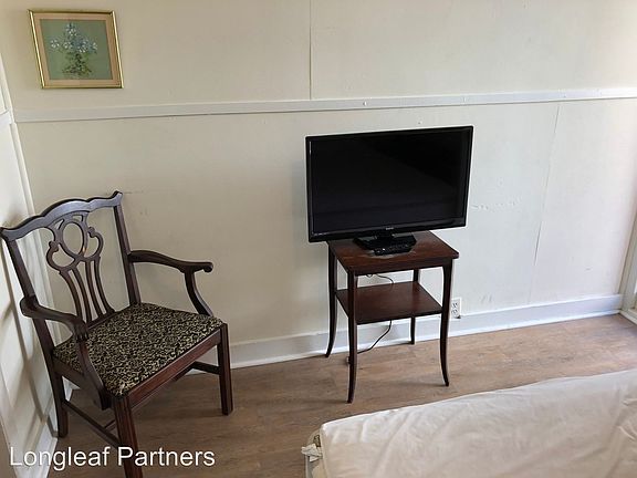 5th image of 123 W Charlton St APT 2B