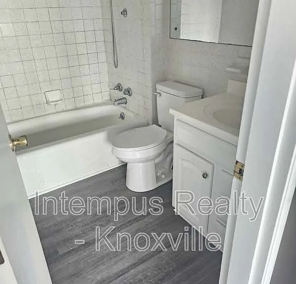 2749 Sullins St #304 — Photo 18