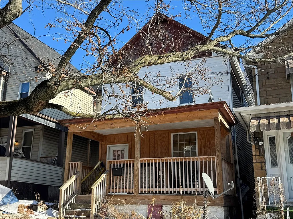 142 Ridge Ave photo 1