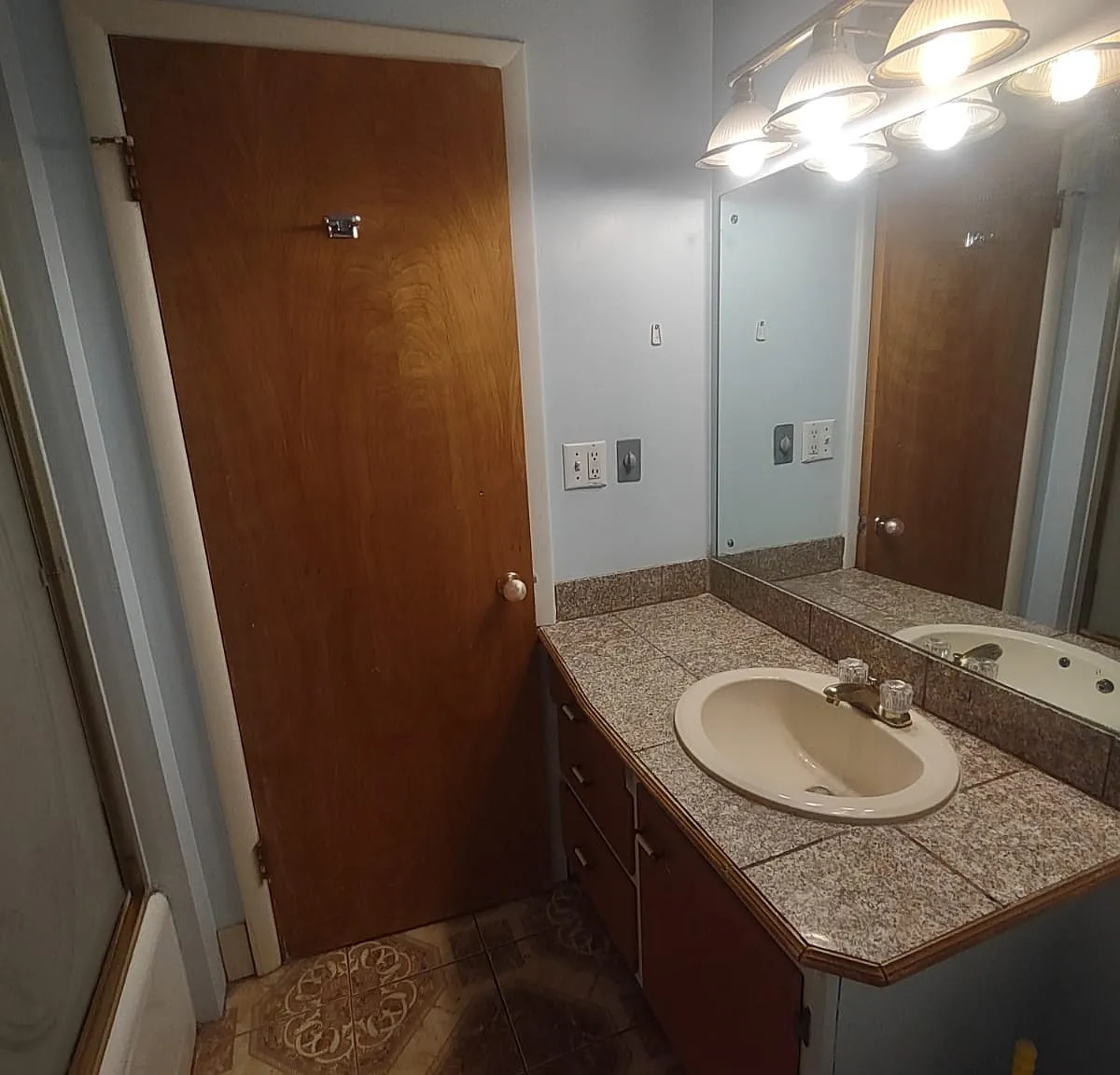 1 bed, 1247 sqft, $725 — Photo 2