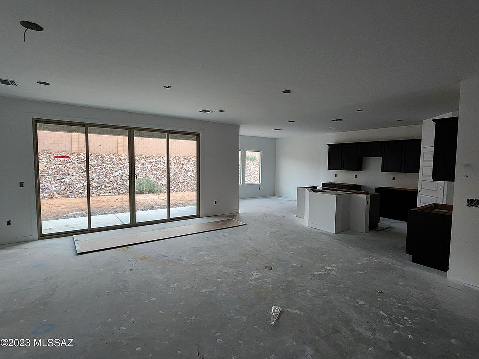 2nd image of 539 W Woodward St