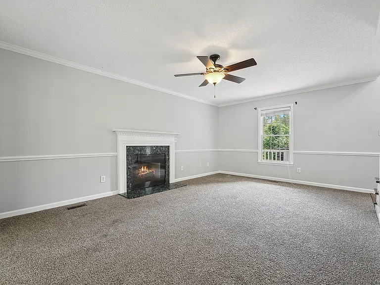 223 Wintergreen Dr — Photo 7