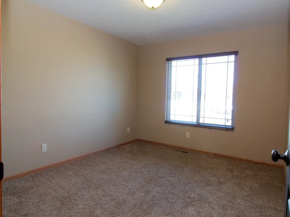 6618-6620 L Avenue Pl, Kearney, NE 68847