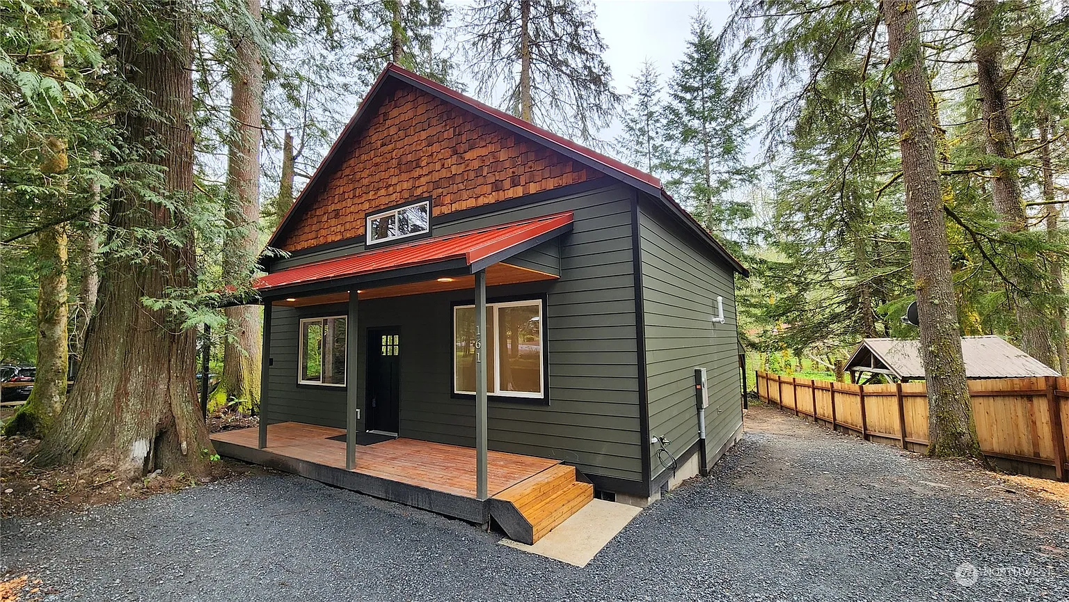 161 Paradise Drive photo 1