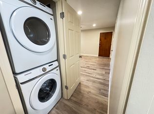 830 S 10th St APT 2, Lincoln, NE 68508