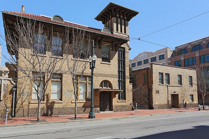 856 Carondelet St APT 4, New Orleans, LA 70130 Zillow