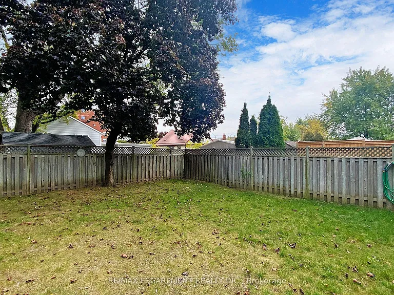 65 Fielding Cres #UPPER — Photo 21