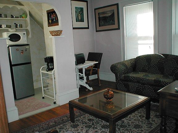 4th image of 1313 W 111th St #2