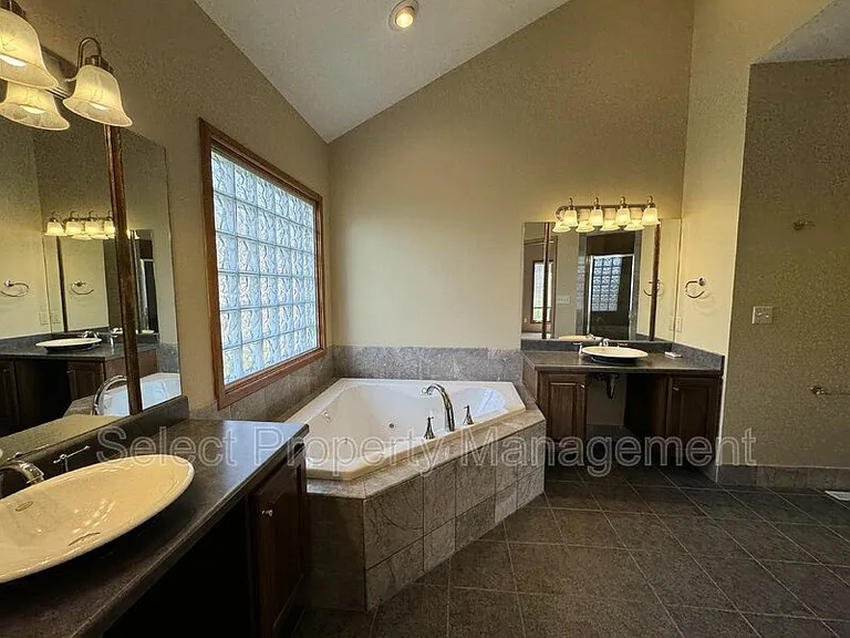 12134 Fairway Winds Ct — Photo 23