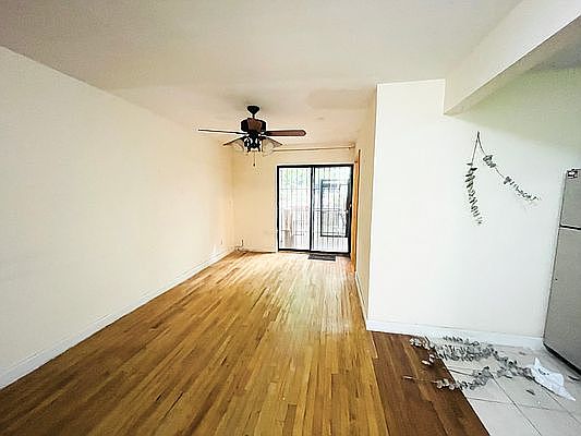 5th image of 71 Cooper St #A