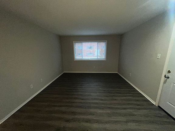 3rd image of 1500-1514 Schiller Ave #1500-D