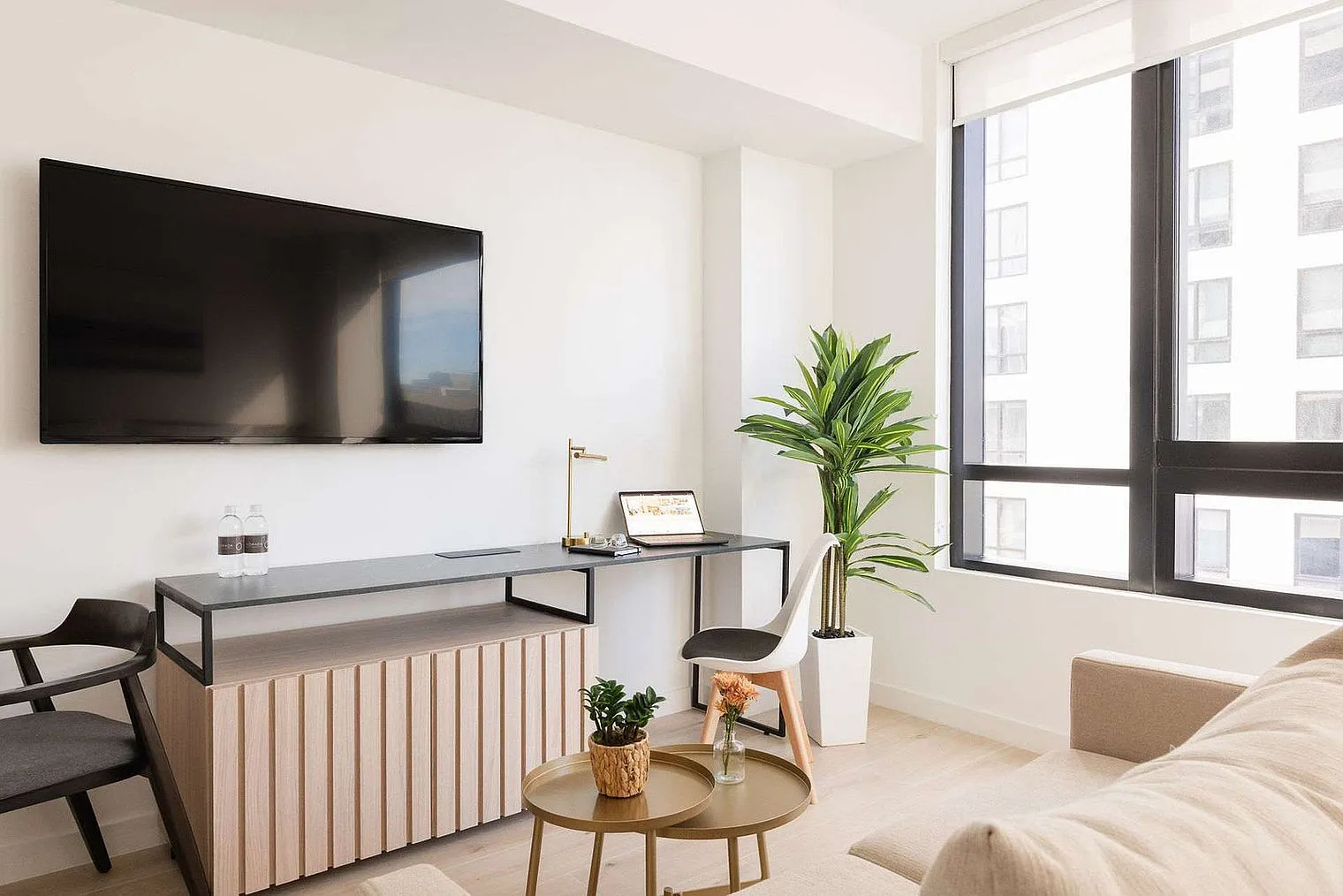 Studio, 1.0 bath, 452 sqft, $3,836 — Photo 2