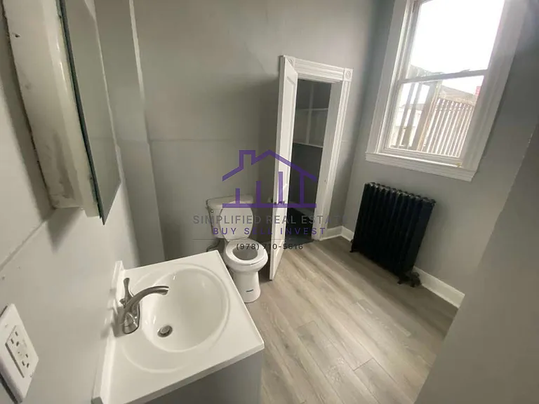 111 Ash St #10 — Photo 5
