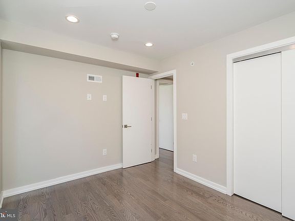 2nd image of 1701 Bainbridge St Unit 4