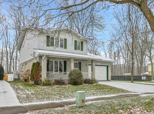 1408 Holy Cross Blvd, Cornwall, ON K6H6Z4