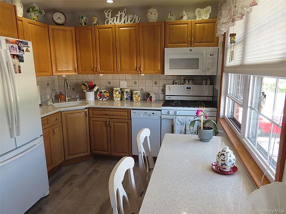 4th image of 463 Mariners Way