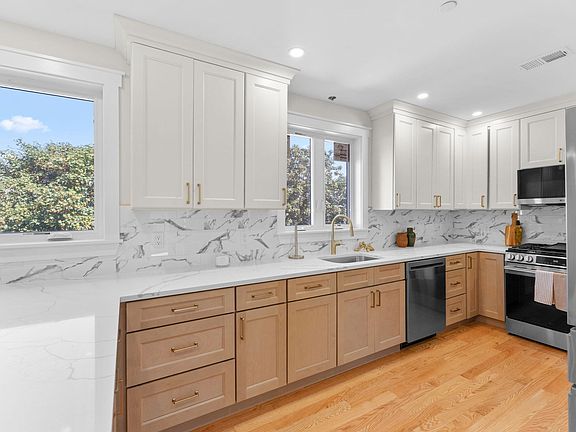2nd image of 194 Washington Ave #3